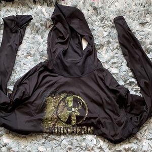 Men’s long-sleeved shirt with hoodie